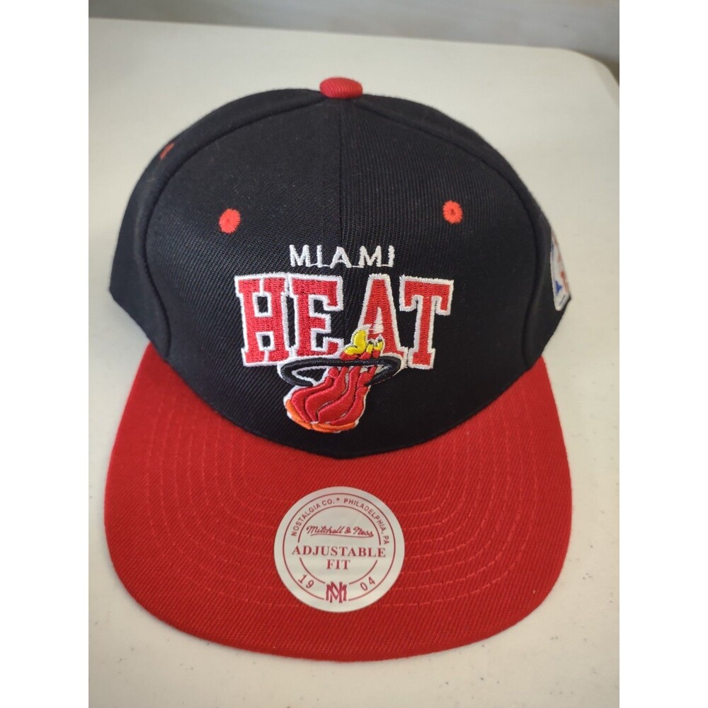Mitchell & Ness Miami Heat Hardwood Classics Snapback Hat Black Red NBA